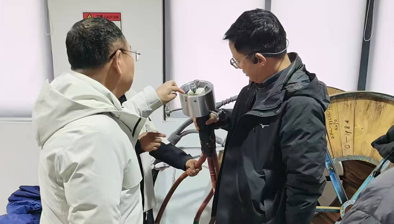 武漢雷科電力接待東莞客商考察配電設備